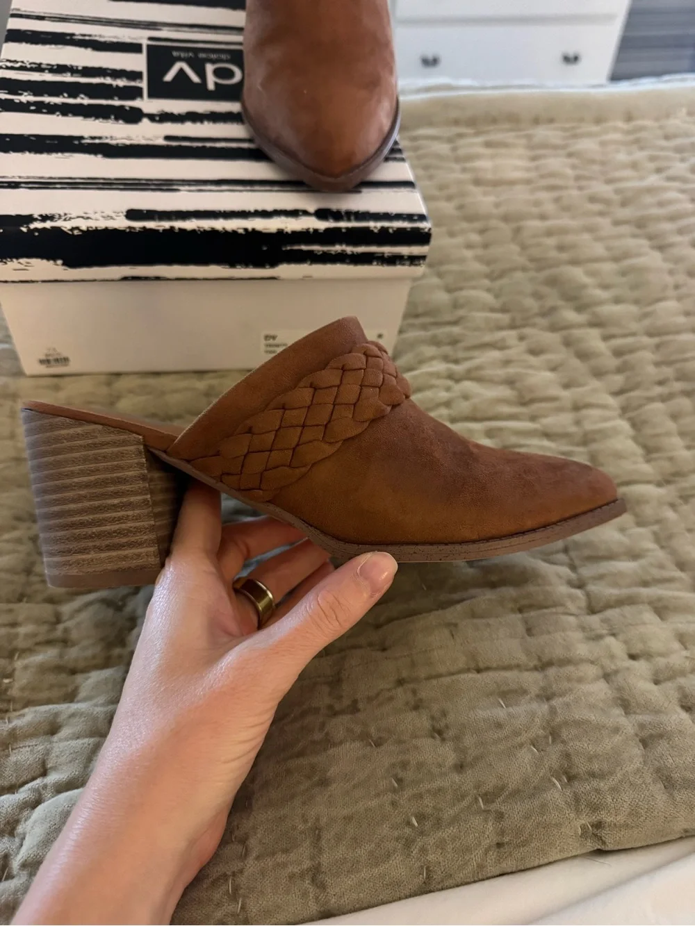 NWT Dolce Vita Trinity Tan Color SIZE 7.5